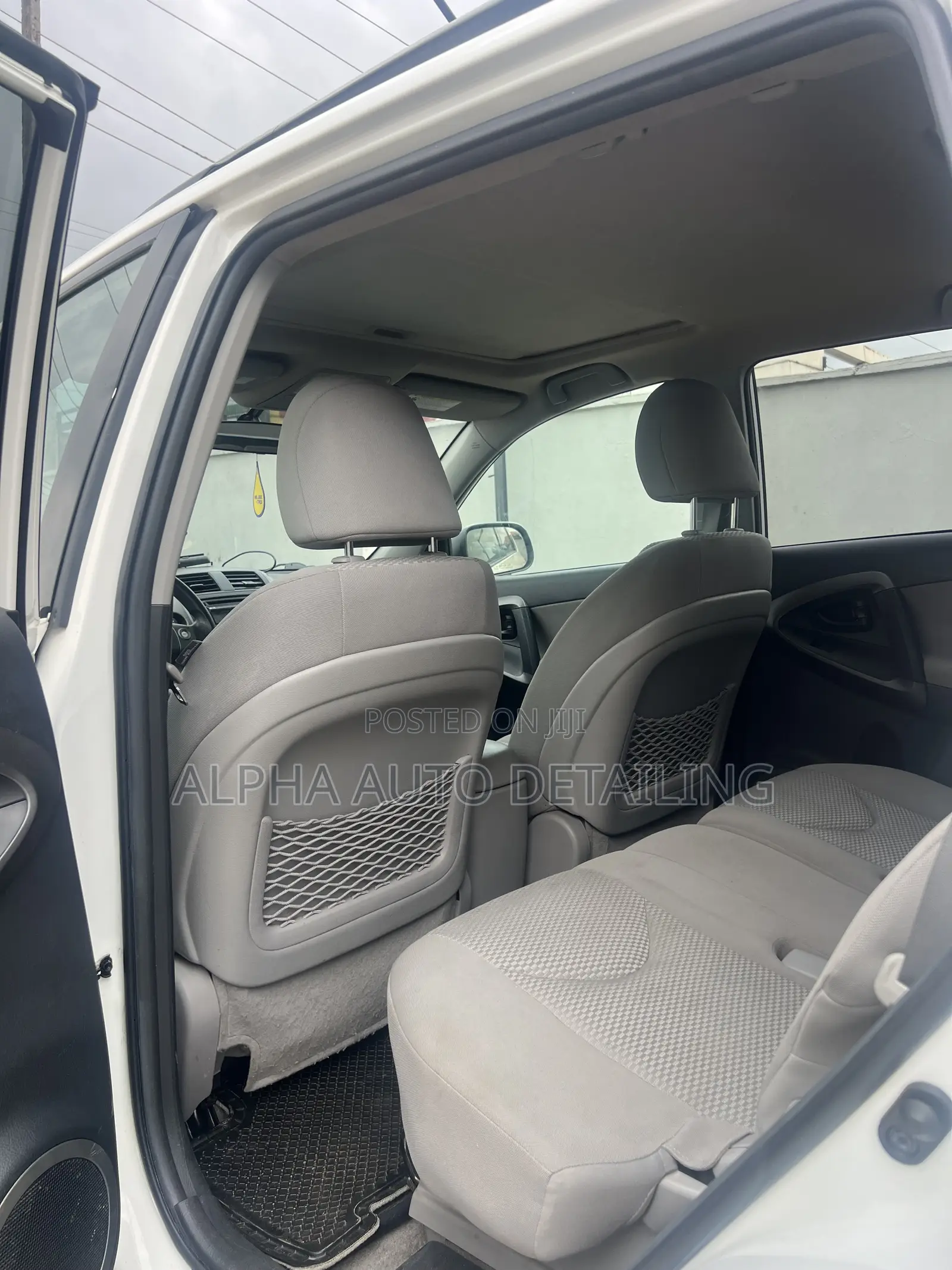 Toyota RAV4 2012 White