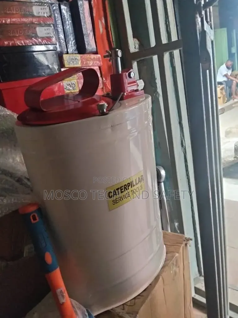 Caterpillar Service Tools Grease Pump Dispenser