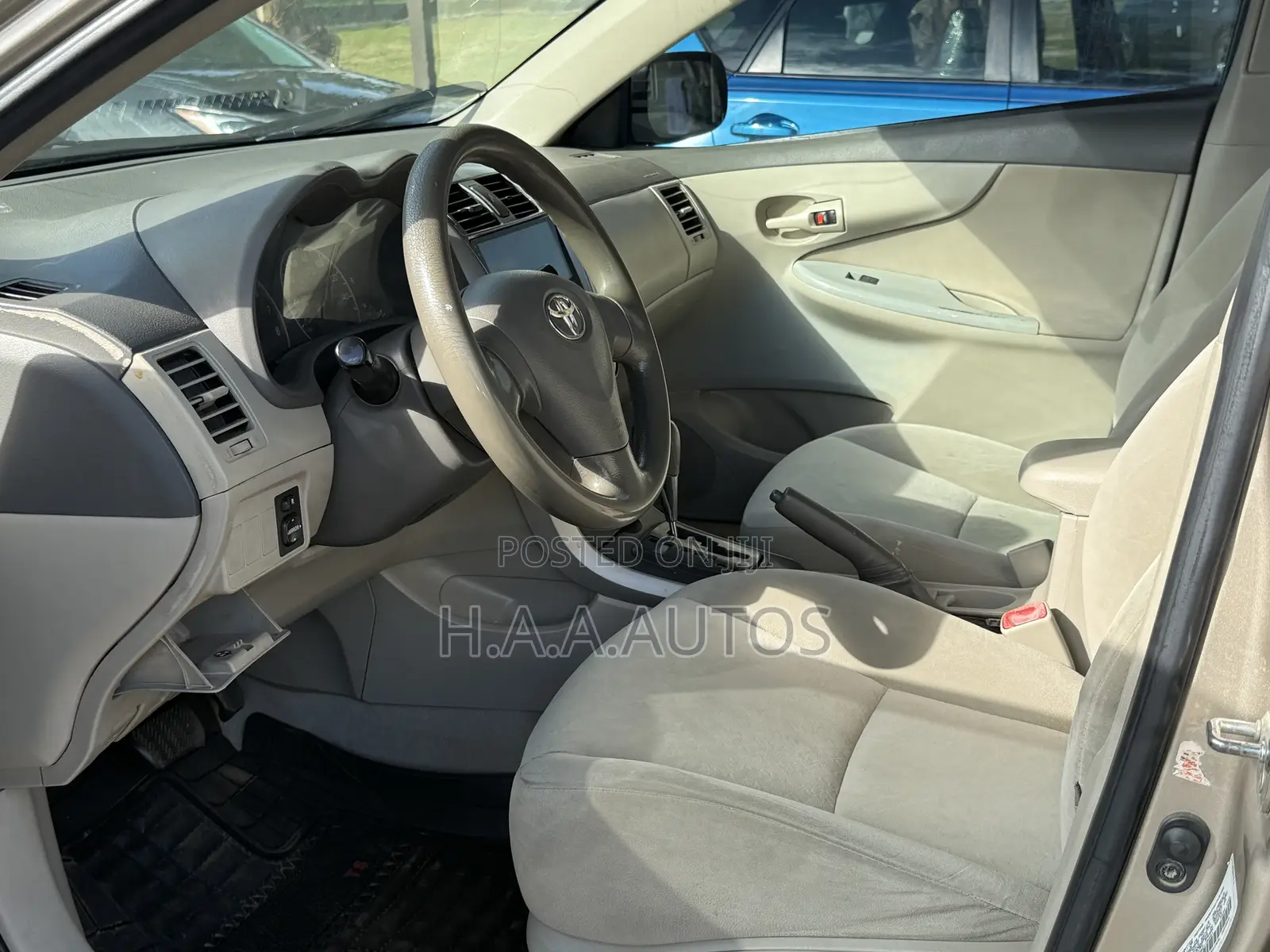 Toyota Corolla 2010 Gold