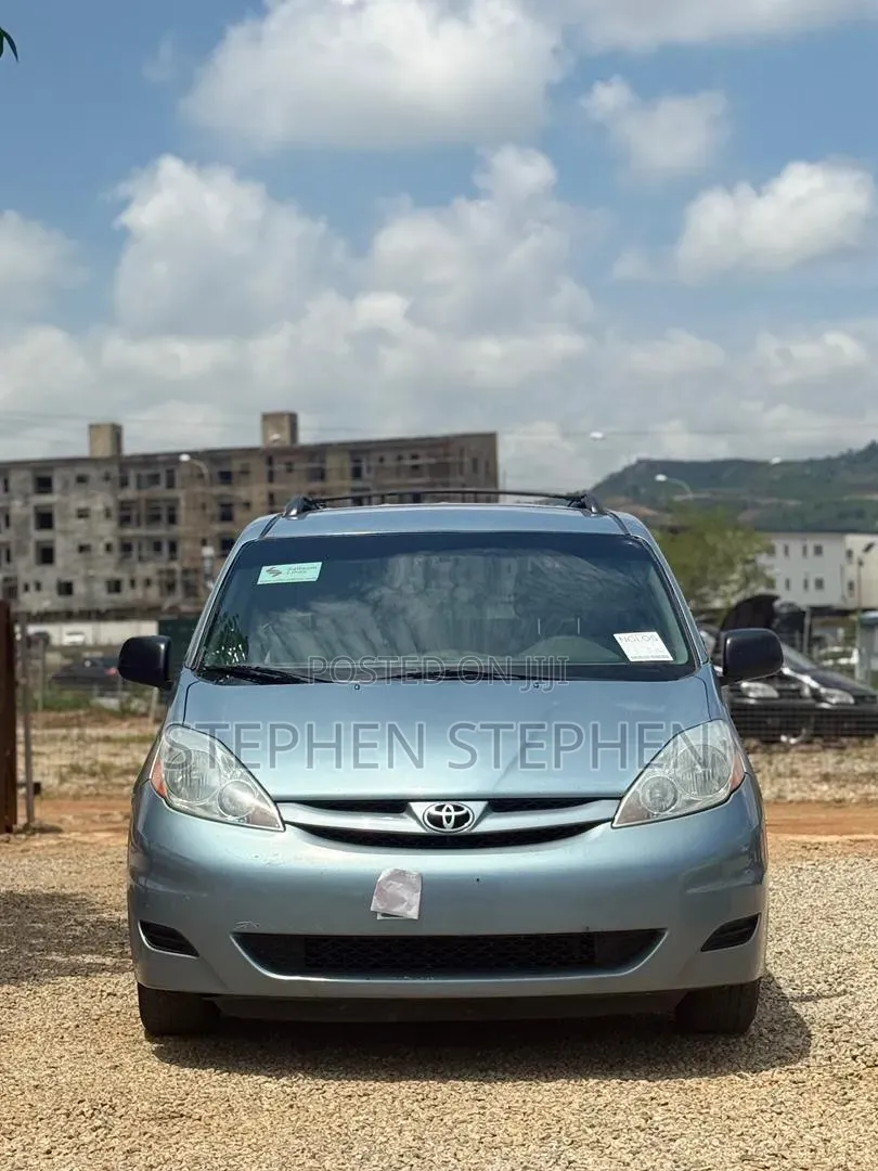 Toyota Sienna LE 4WD 2007 Blue