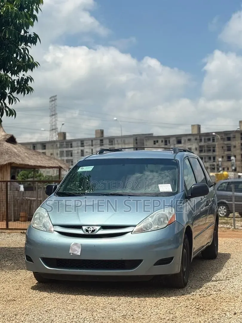 Toyota Sienna LE 4WD 2007 Blue