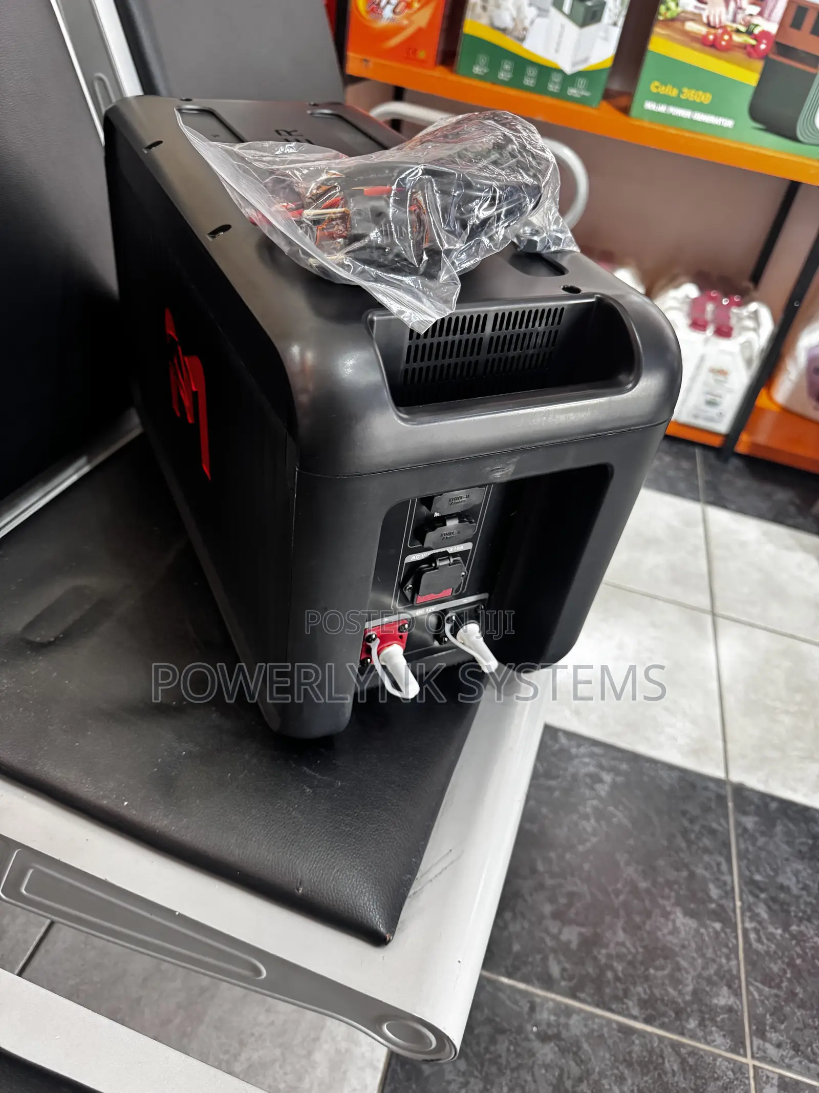 Moli Power BoltBox 2.7kWh / 2000W Solar Generator