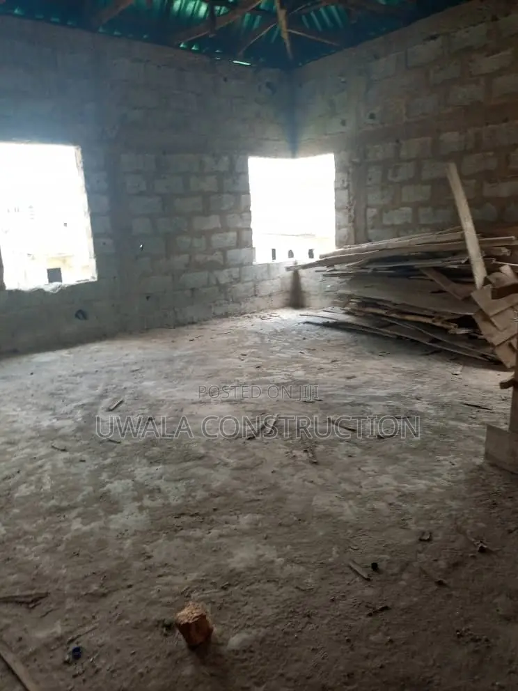 5bdrm Duplex in Pyakasa for sale