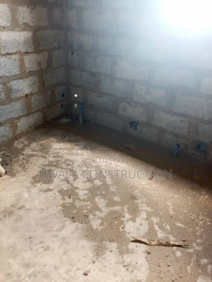 5bdrm Duplex in Pyakasa for sale