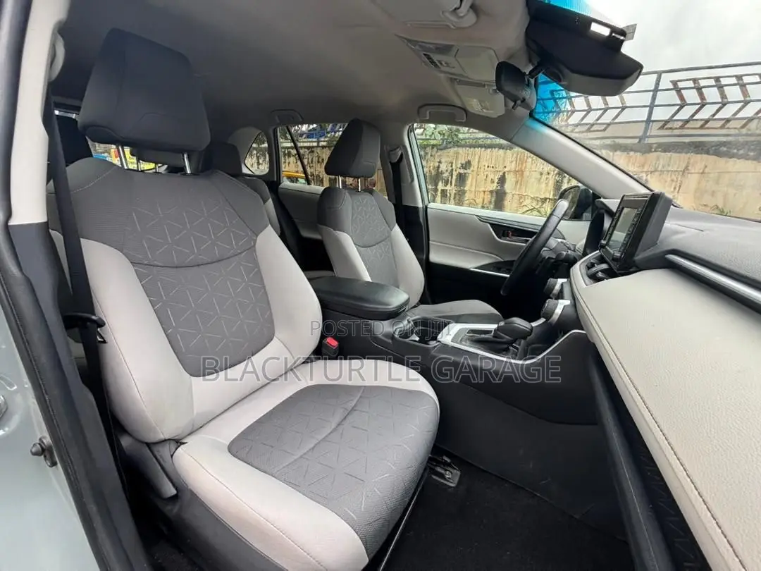Toyota RAV4 2022 Gray