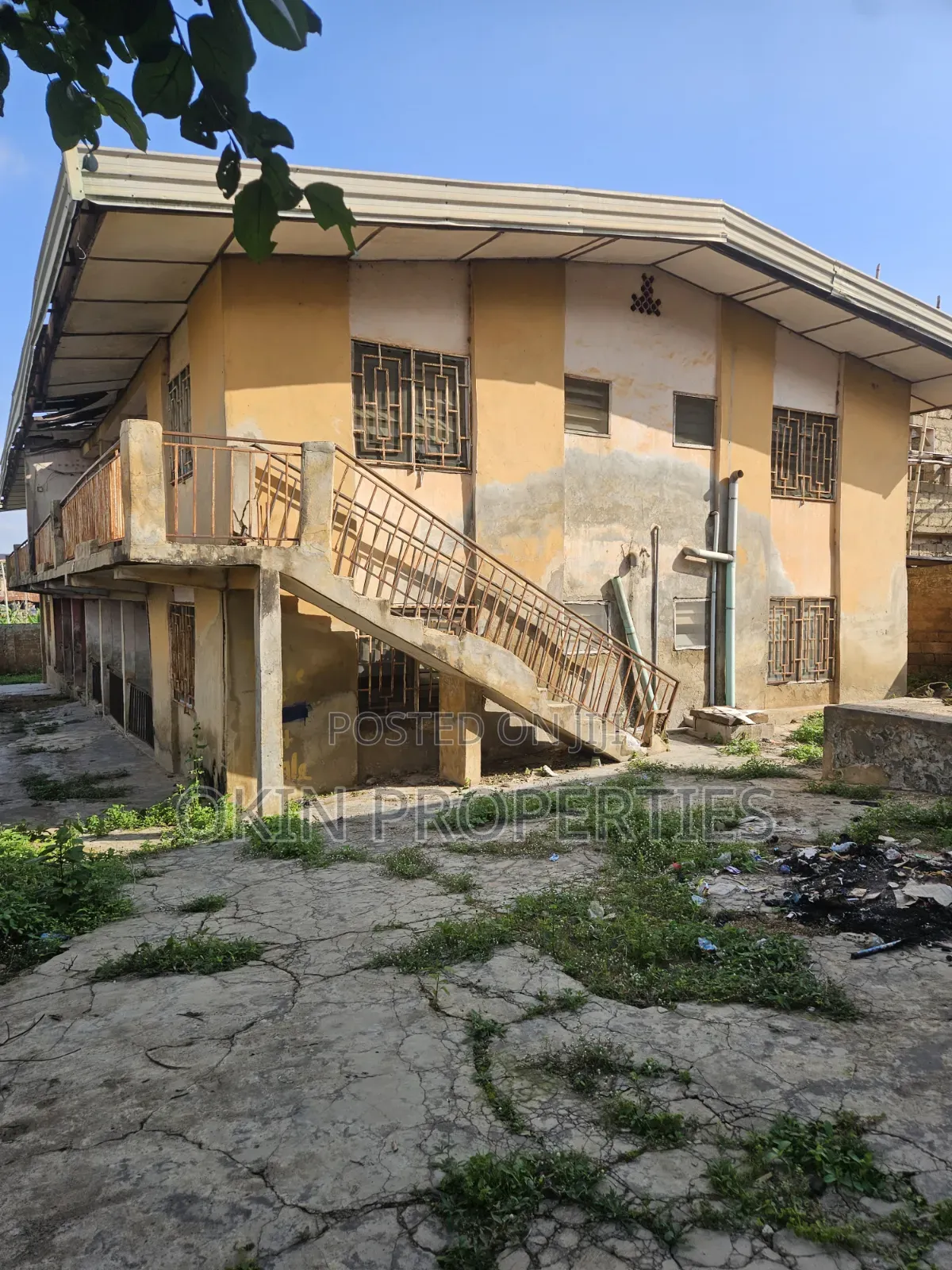3bdrm Block of Flats in Testing Ground, Osogbo for sale