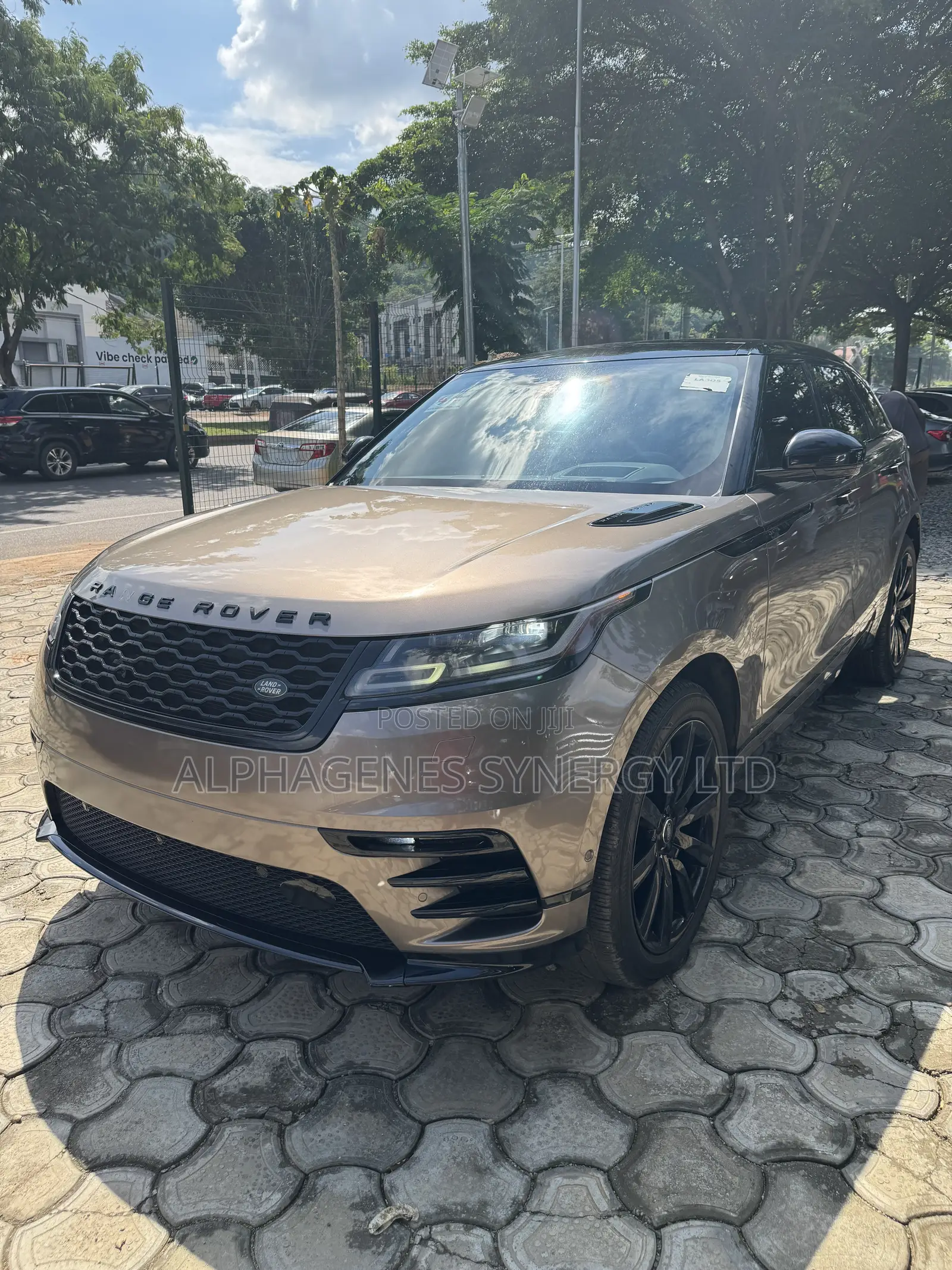Land Rover Range Rover Velar P380 SE R-Dynamic 4x4 2019 Brown