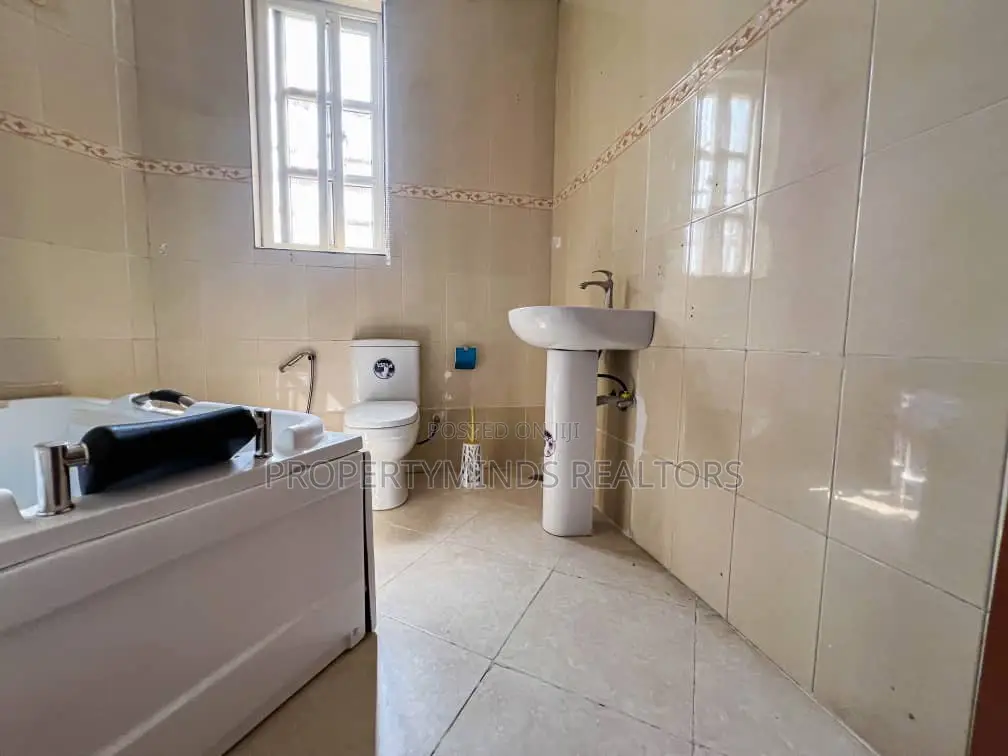 Furnished 4bdrm Duplex in Lekki Phase 1 for rent