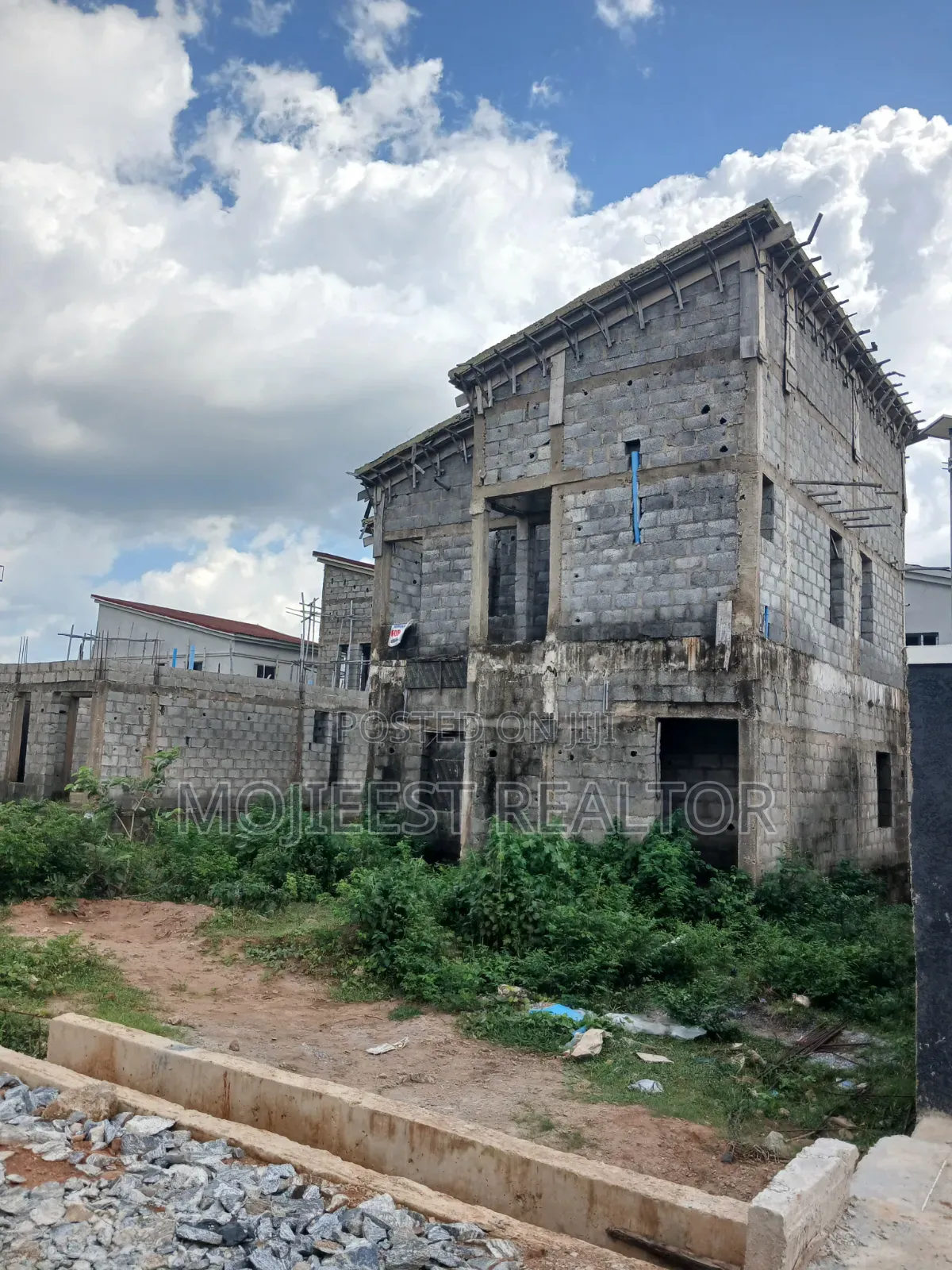 4bdrm Duplex in Nut Estate, Lugbe District for sale