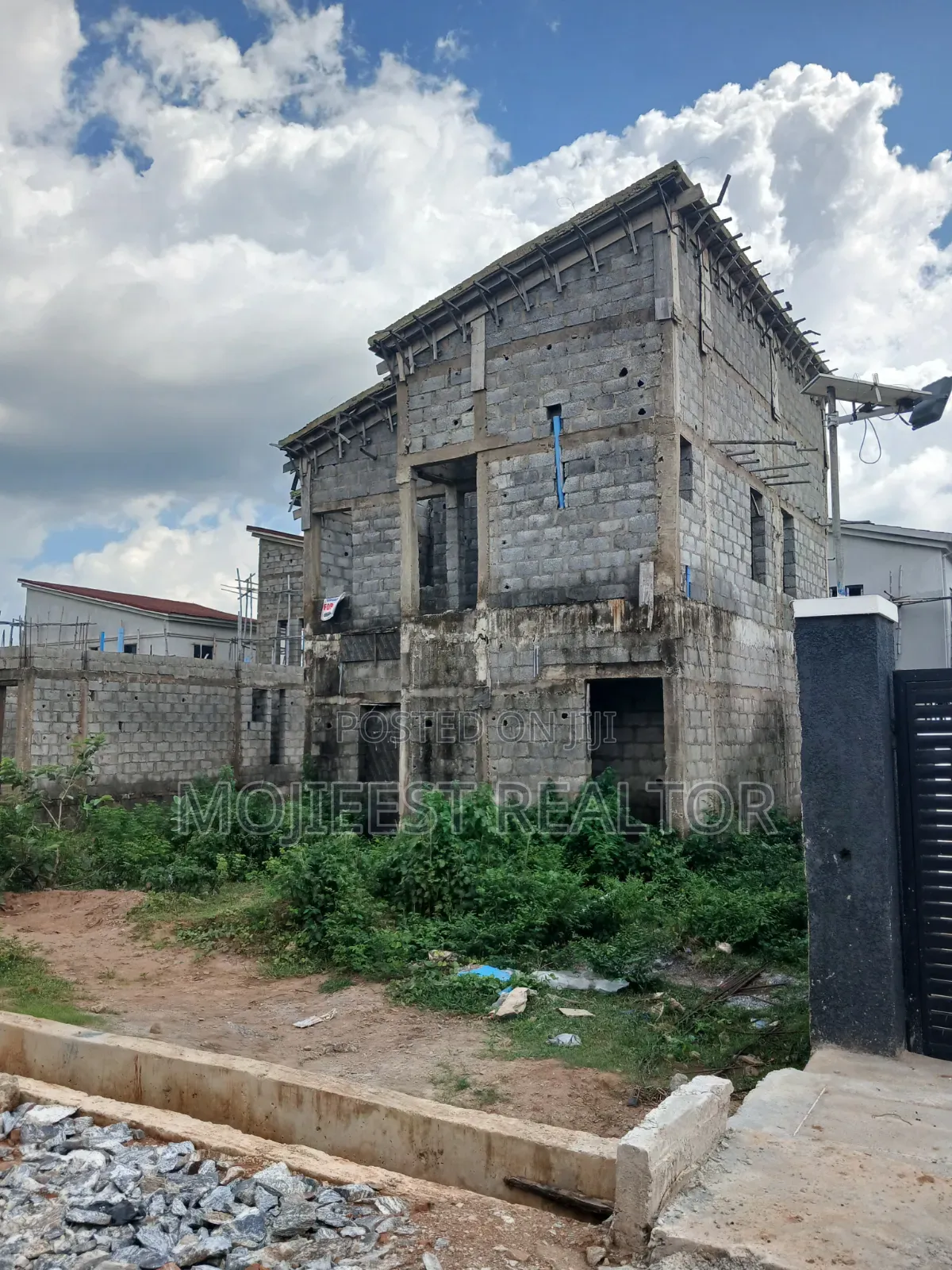 4bdrm Duplex in Nut Estate, Lugbe District for sale
