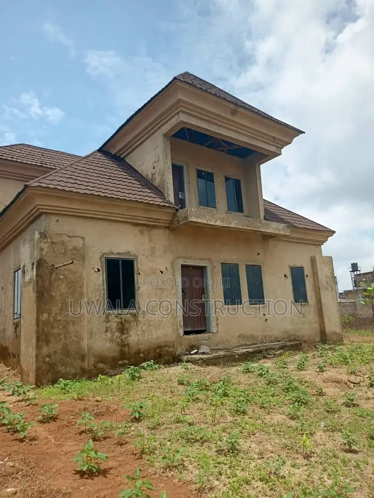 5bdrm Duplex in Pyakasa for sale