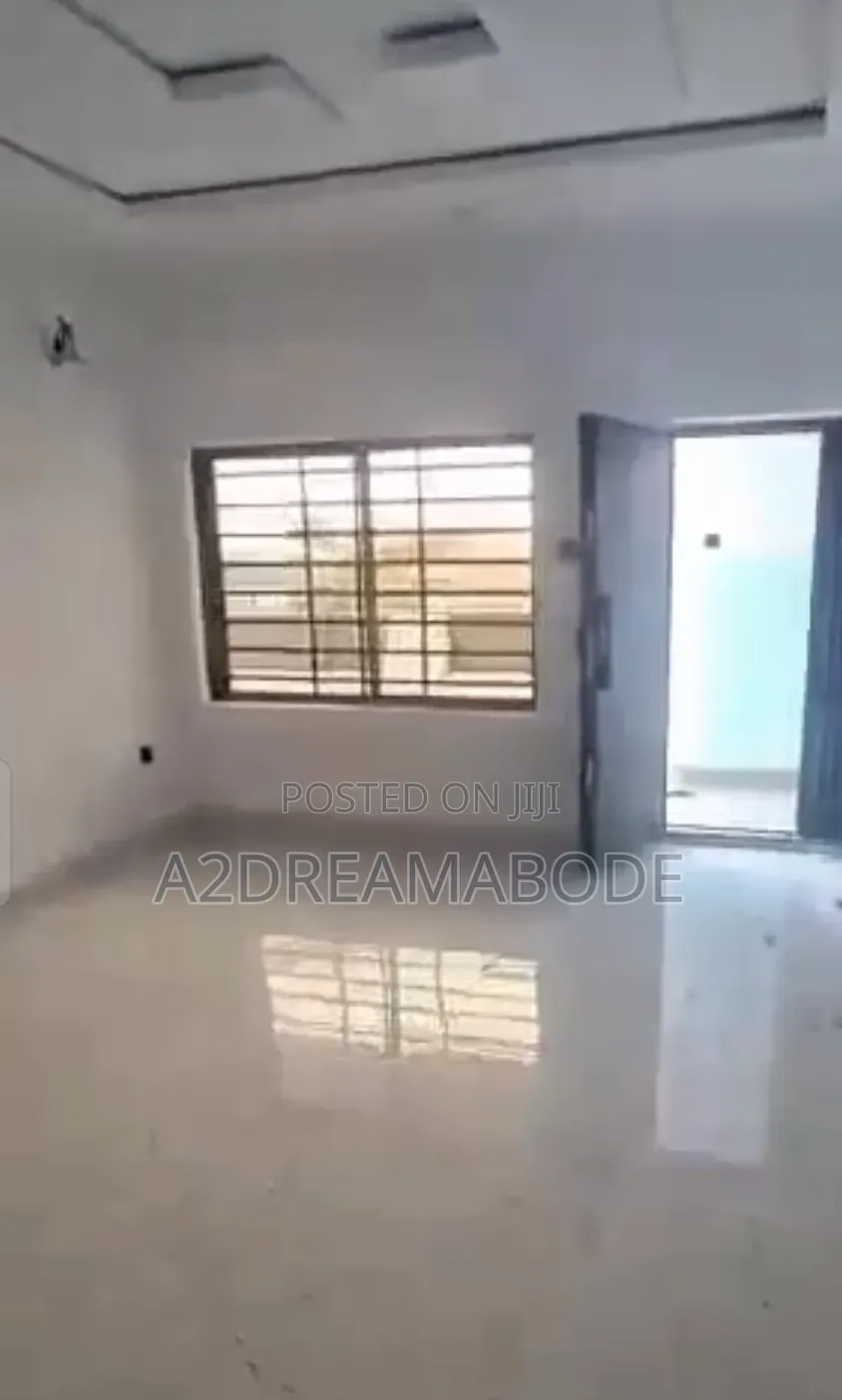 3bdrm Apartment in Yaba for rent