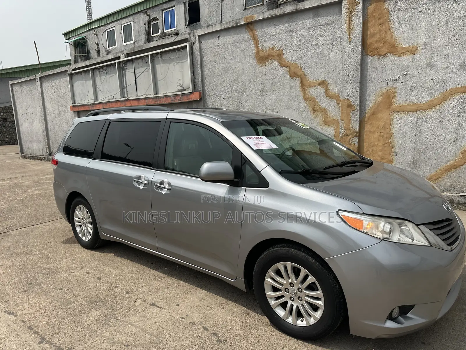 Toyota Sienna XLE 7 Passenger Mobility 2011 Gray