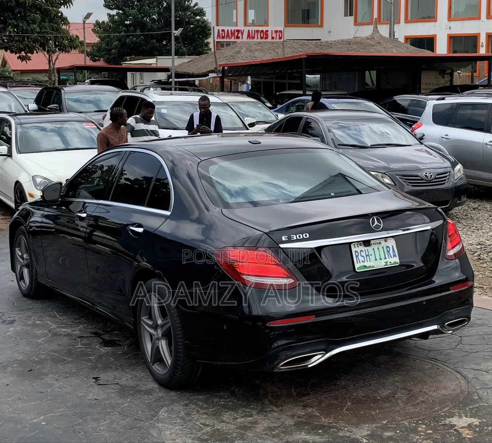 Mercedes-Benz E300 2016 Black