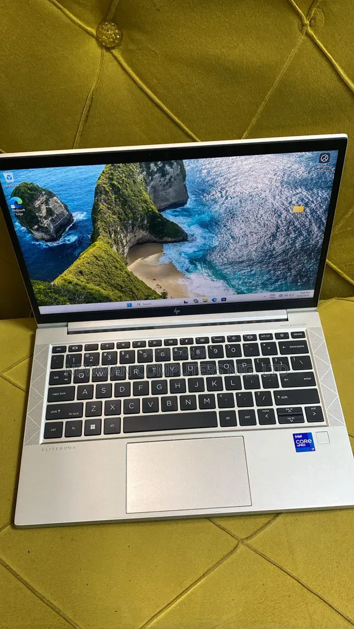 Laptop HP EliteBook 830 G8 16GB Intel Core i7 SSD 512GB