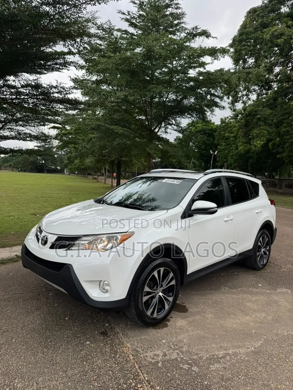 Toyota RAV4 Limited 4dr SUV (2.5L 4cyl 6A) 2015 White