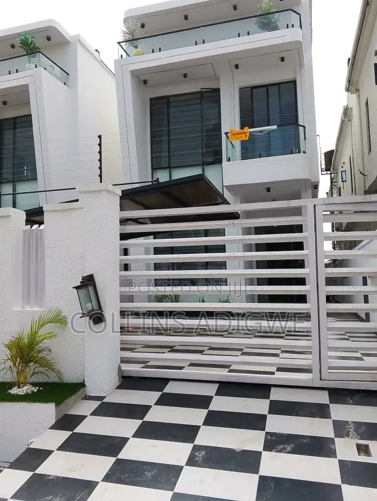 5bdrm Duplex in Behind Blenco for sale