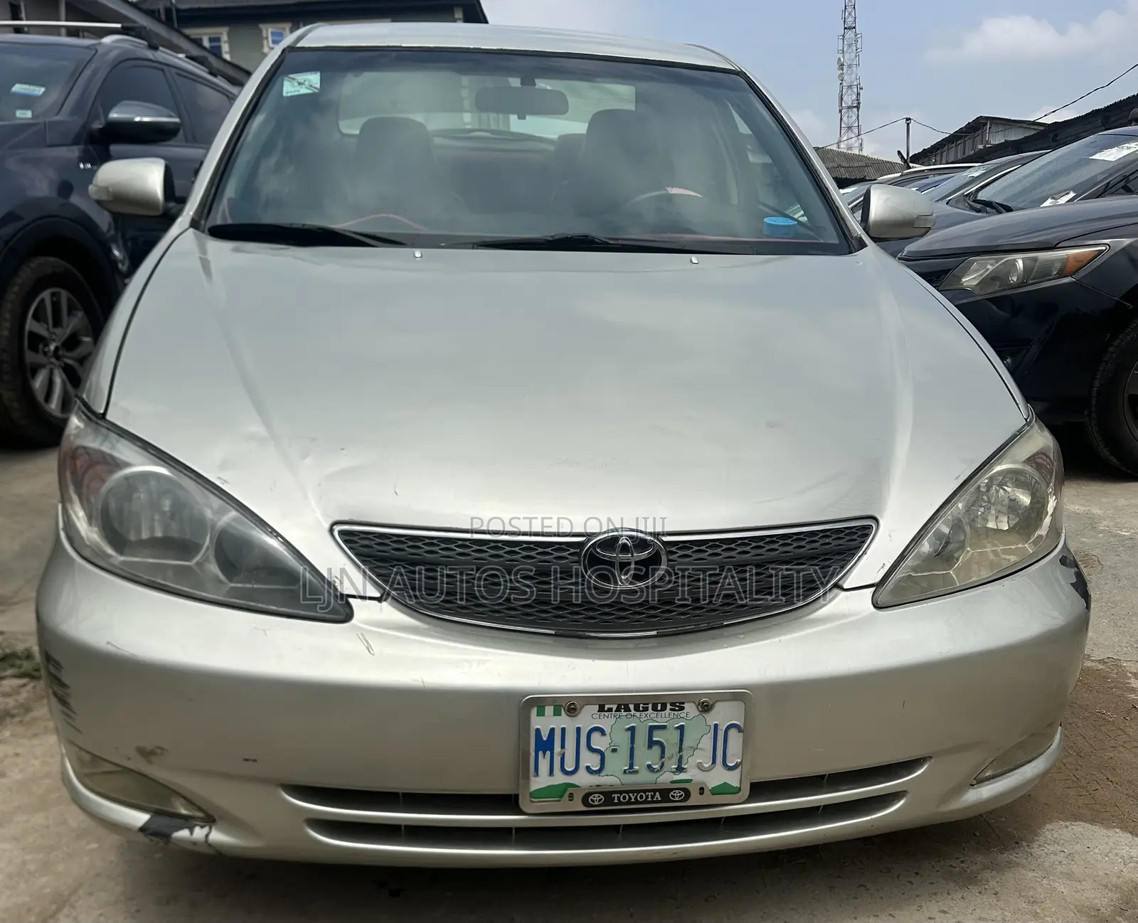 Toyota Camry LE 4dr Sedan (2.4L 4cyl 5M) 2003 Gold