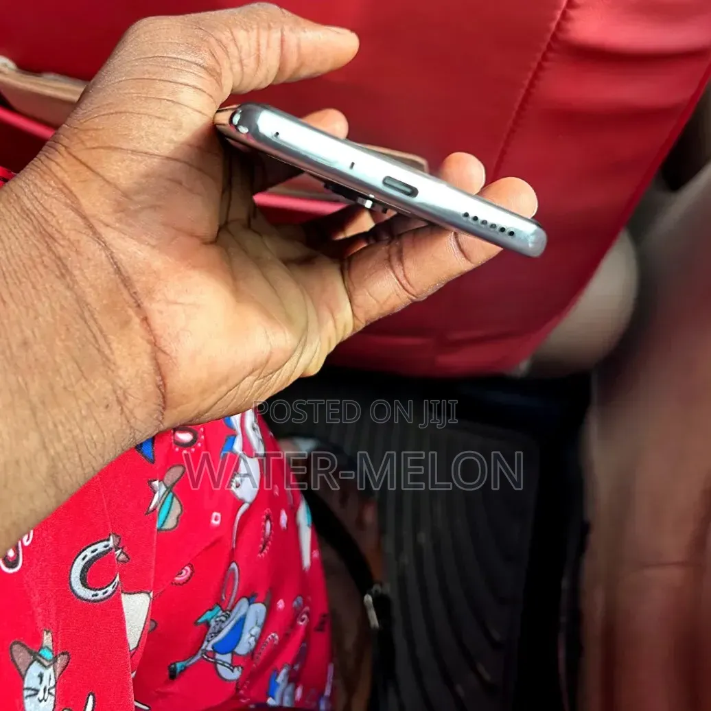 Tecno Camon 40 Pro 4G 256 GB Silver