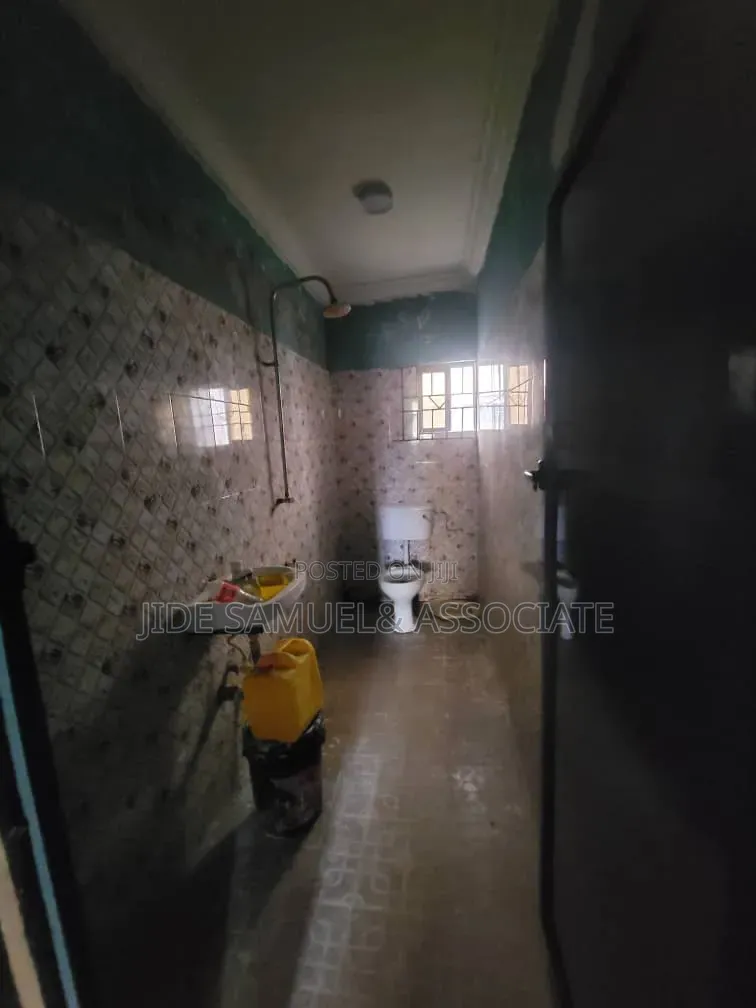 Furnished Mini Flat in Ayobo for rent