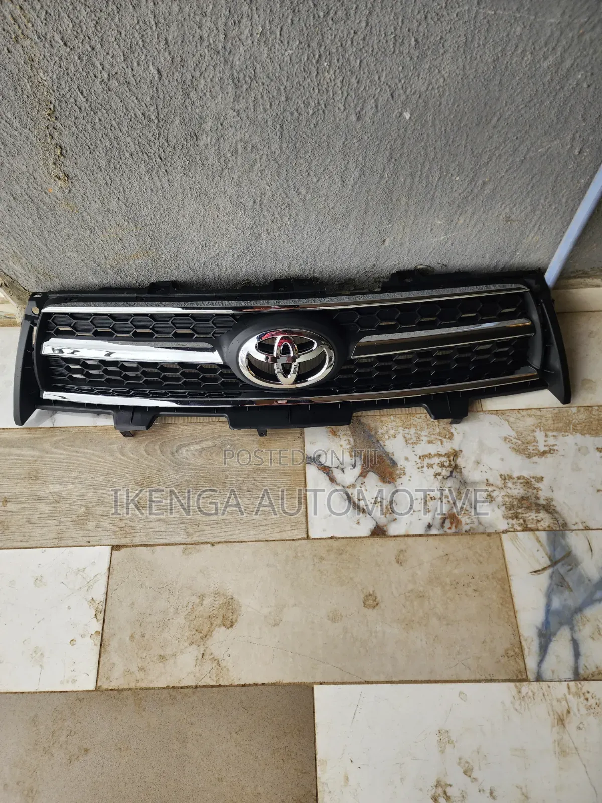 Front Grill Toyota Rav 4 2010