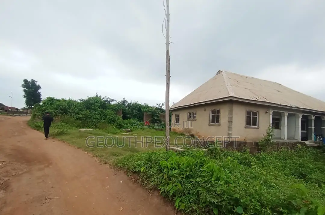 2bdrm Bungalow in Iwo Road for sale