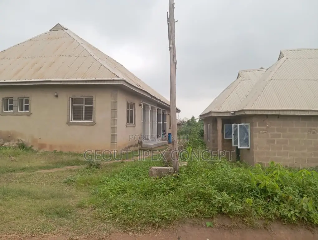 2bdrm Bungalow in Iwo Road for sale
