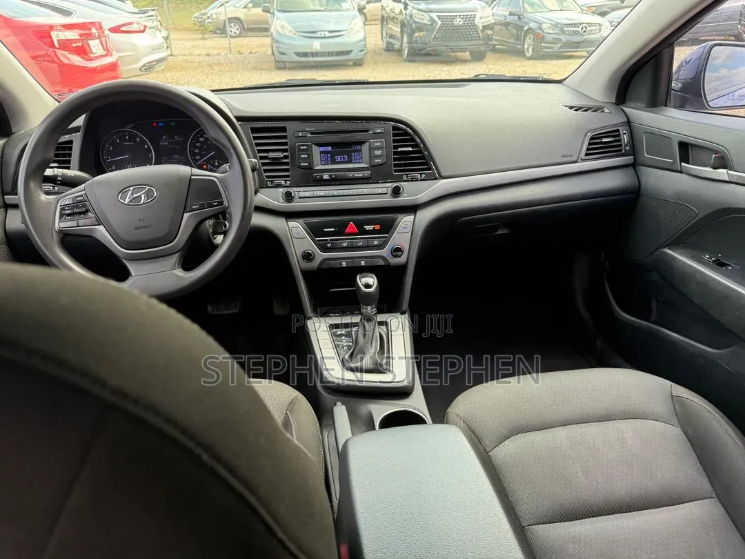 Hyundai Elantra Limited Sedan FWD (2.0L 4cyl 6A) 2017 Blue