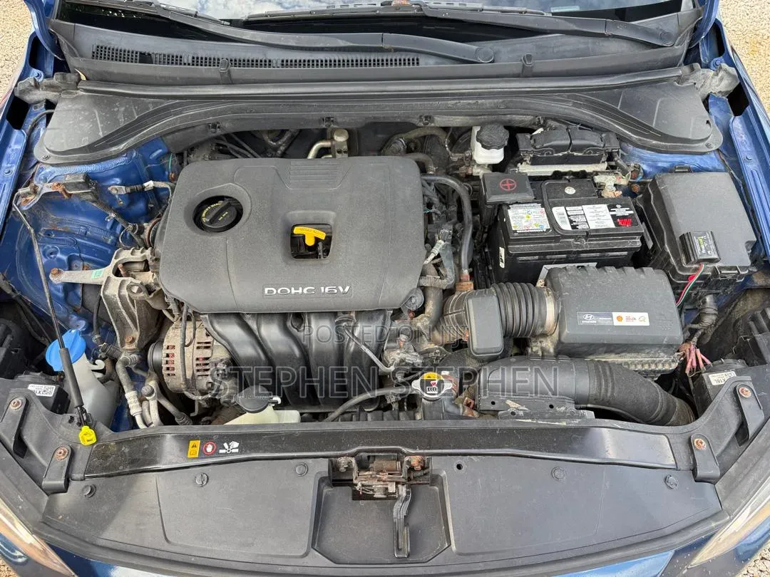 Hyundai Elantra Limited Sedan FWD (2.0L 4cyl 6A) 2017 Blue
