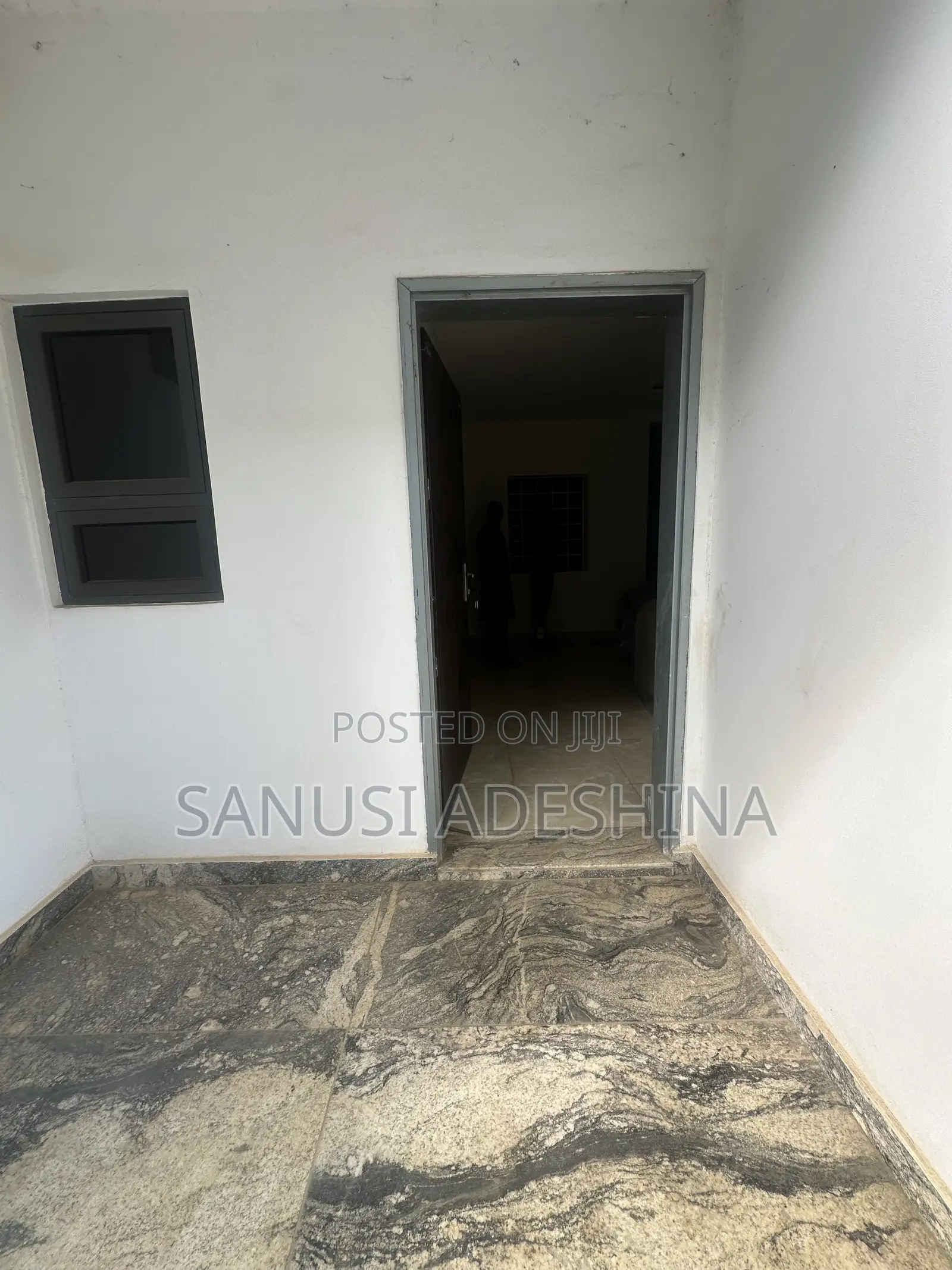 4bdrm Duplex in Jahi Gilmore,Close for sale