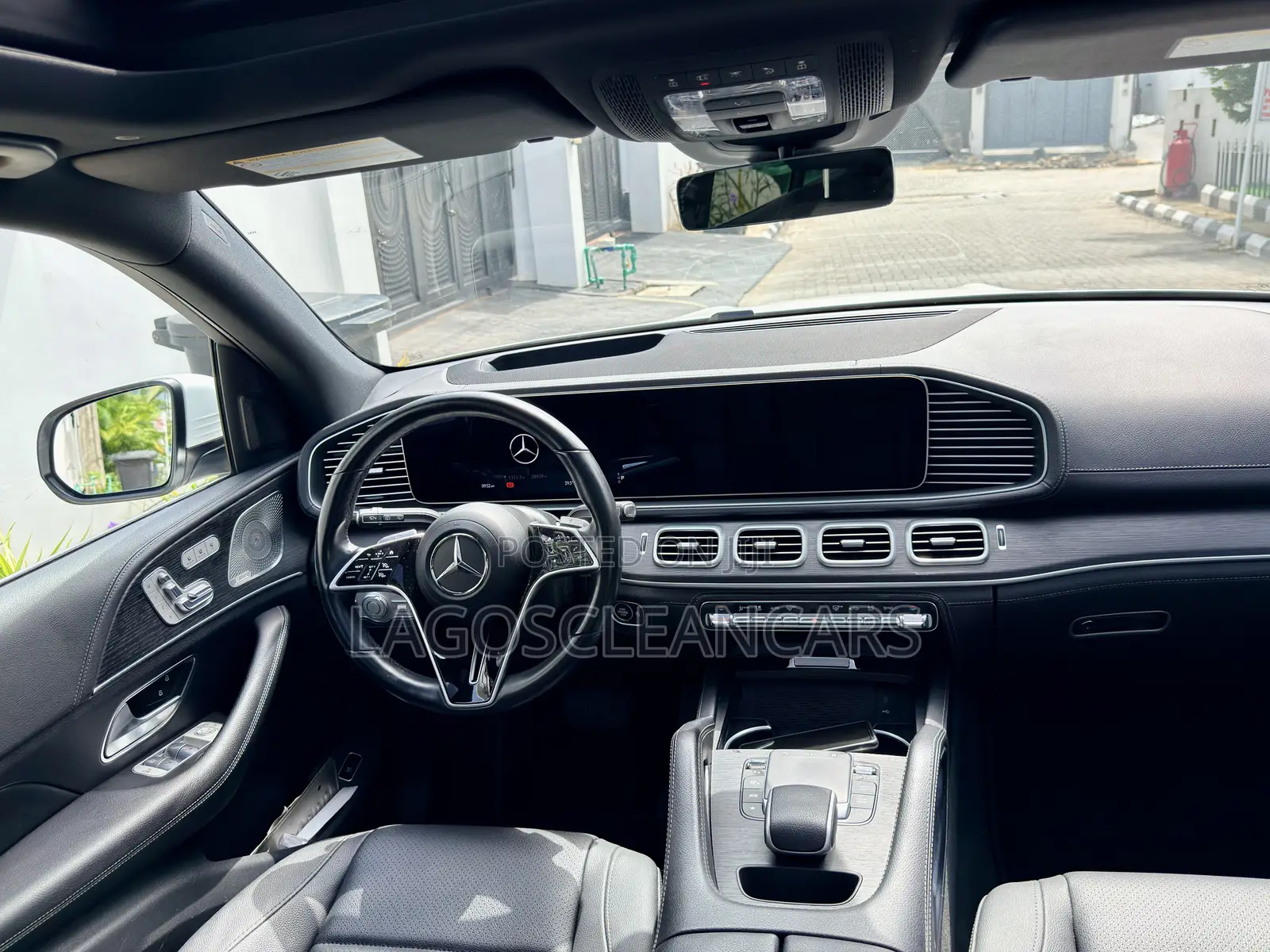 Mercedes-Benz 2024 2024 Off white