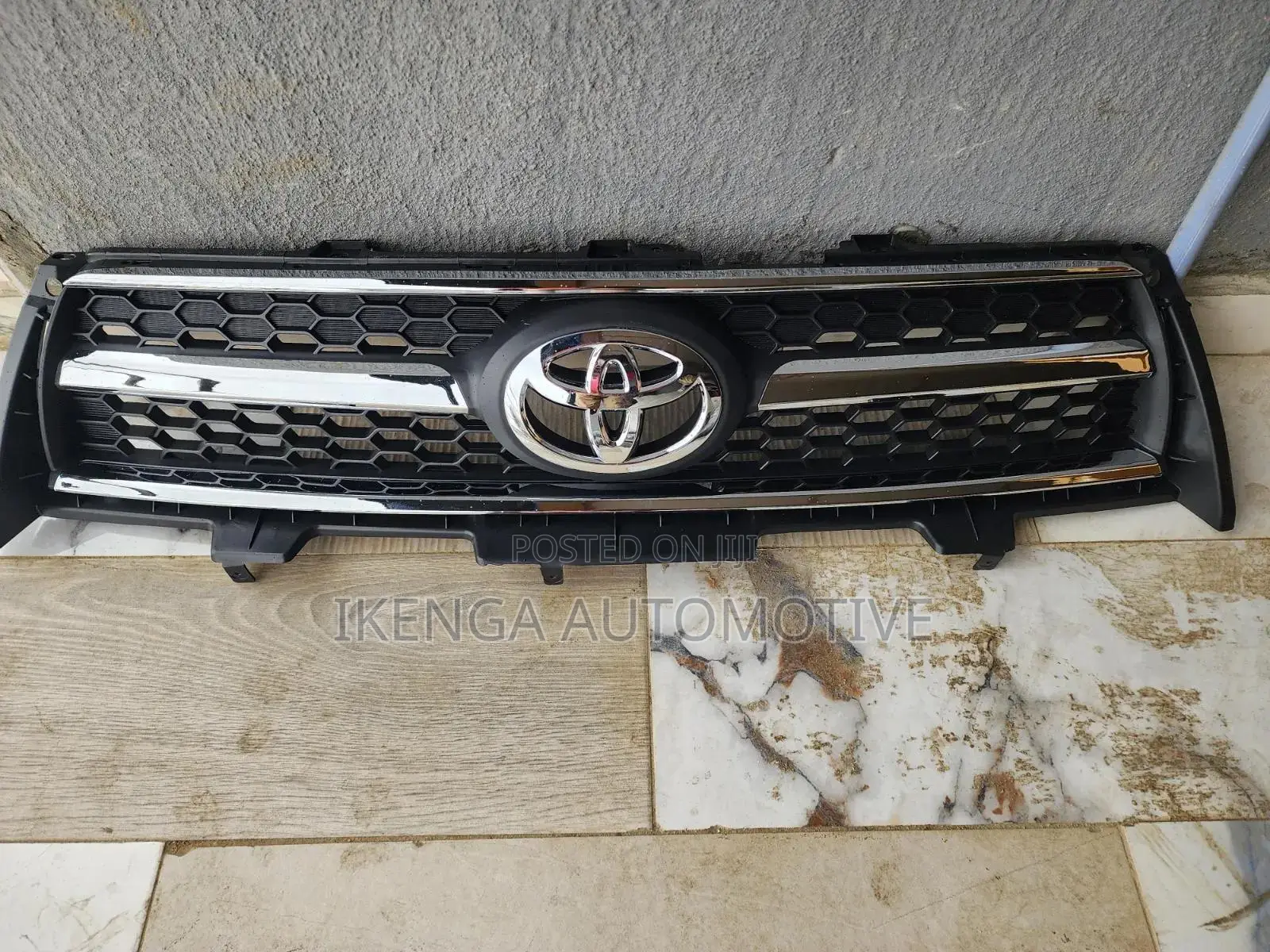 Front Grill Toyota Rav 4 2010