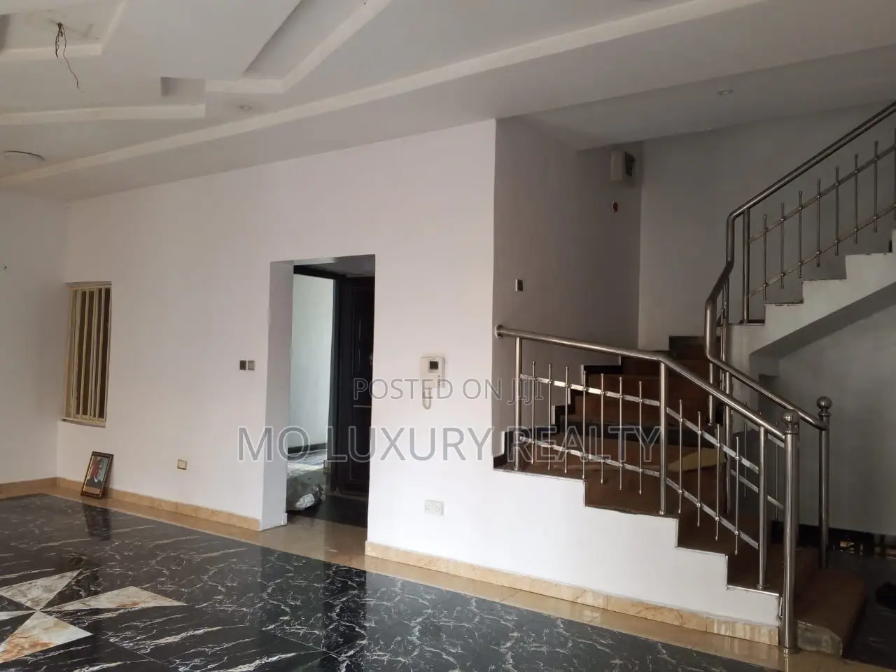 3bdrm Townhouse / Terrace in Lekki Phase 1 for rent