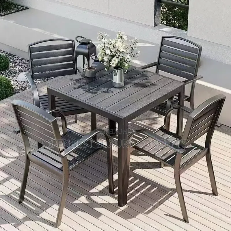 Outdoor Restaurant Table and Chair 4 Seaters Made of Metal