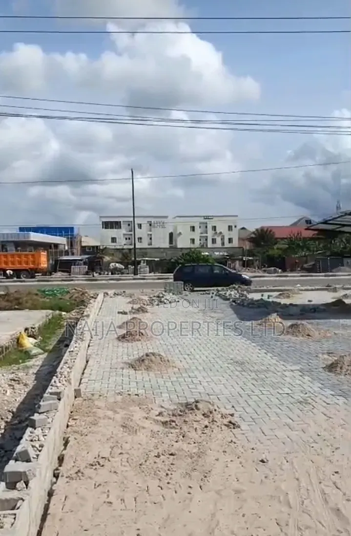 A Full Plot of Land Directly on Lekki-Epe Express @ Bogije for Rent