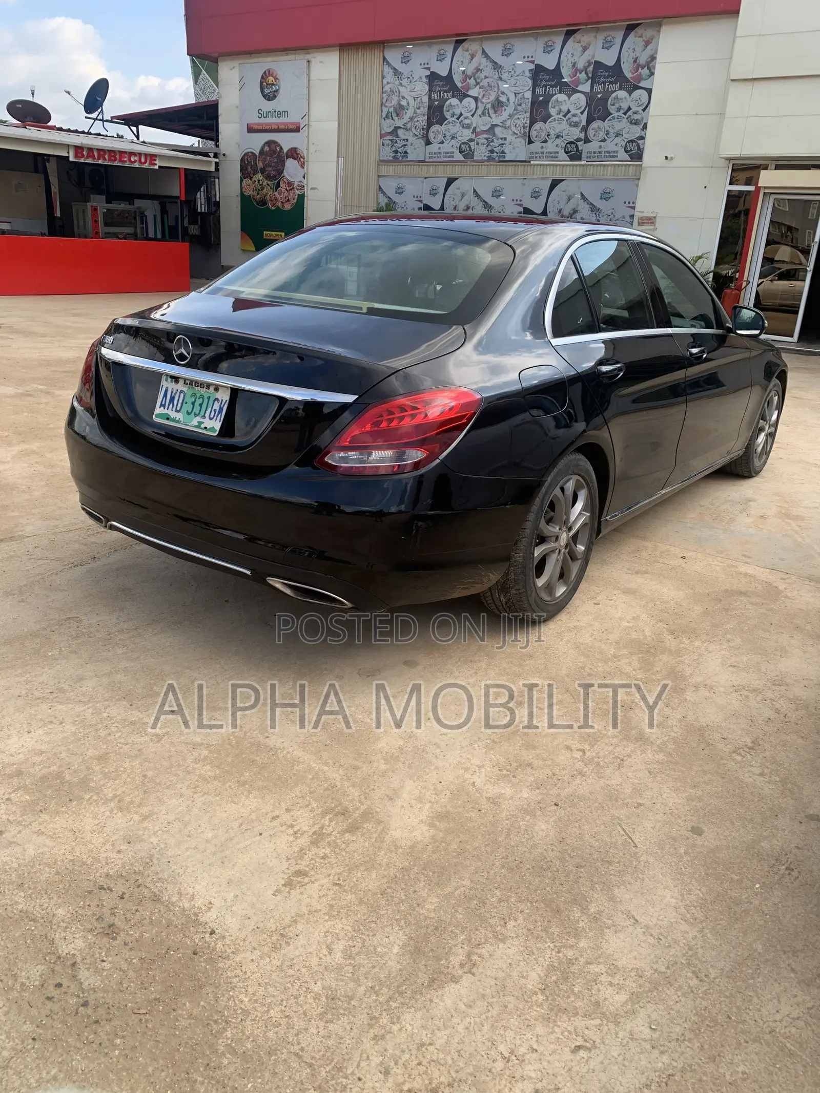Mercedes-Benz C300 2017 Black