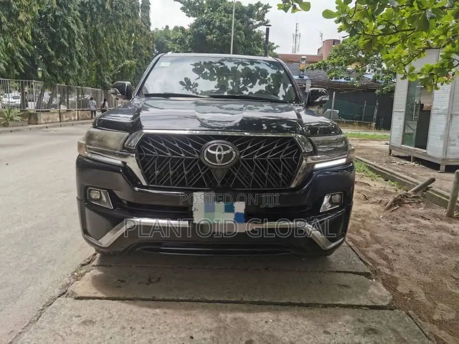 Toyota Land Cruiser 2015 Black