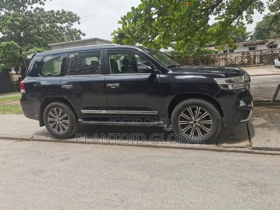 Toyota Land Cruiser 2015 Black