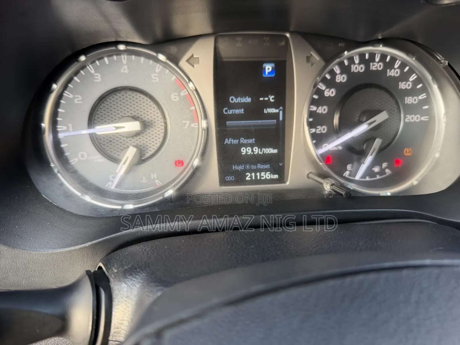 Toyota Hilux 2022 Black