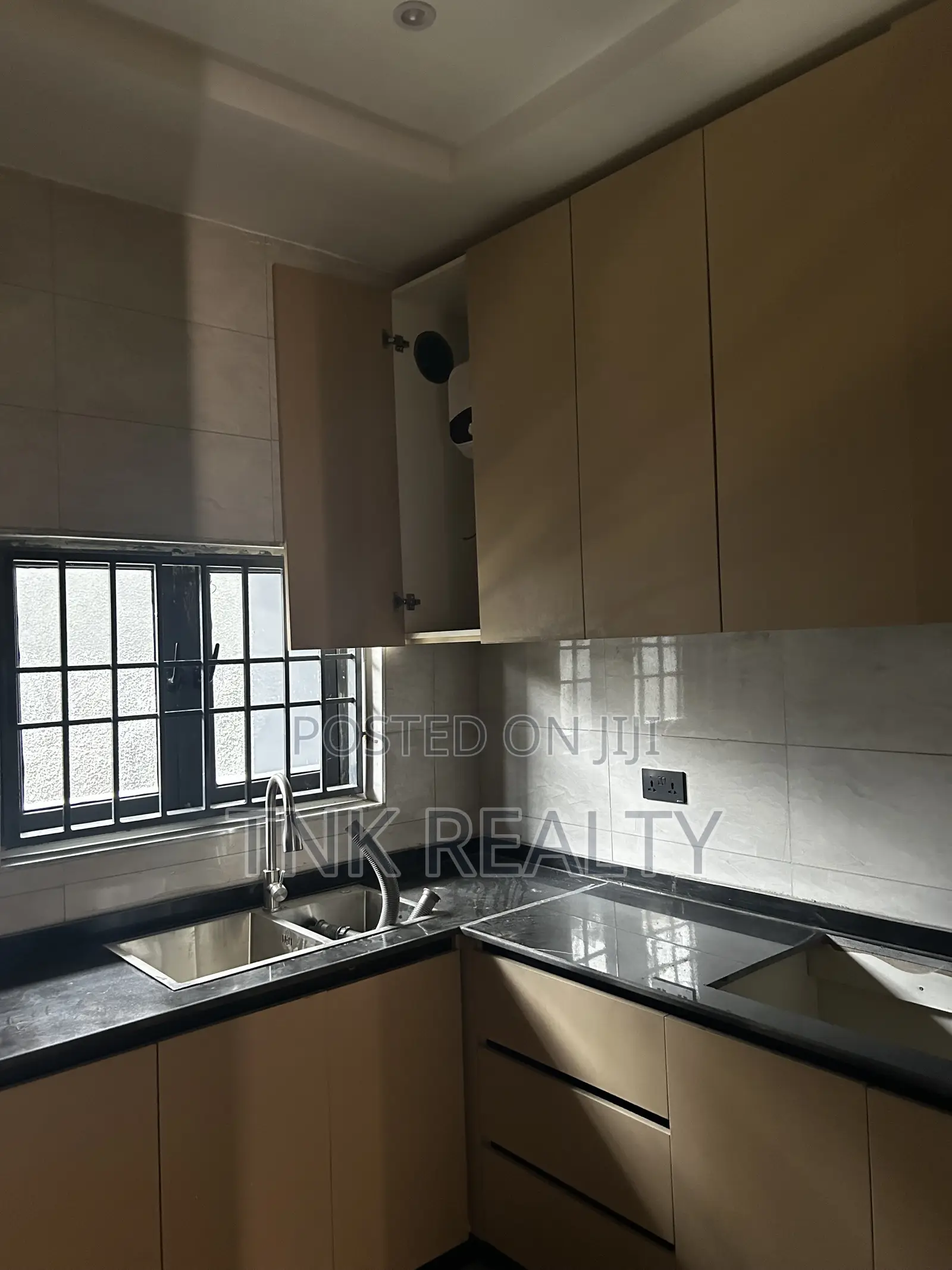 4bdrm Townhouse / Terrace in Jahi for rent