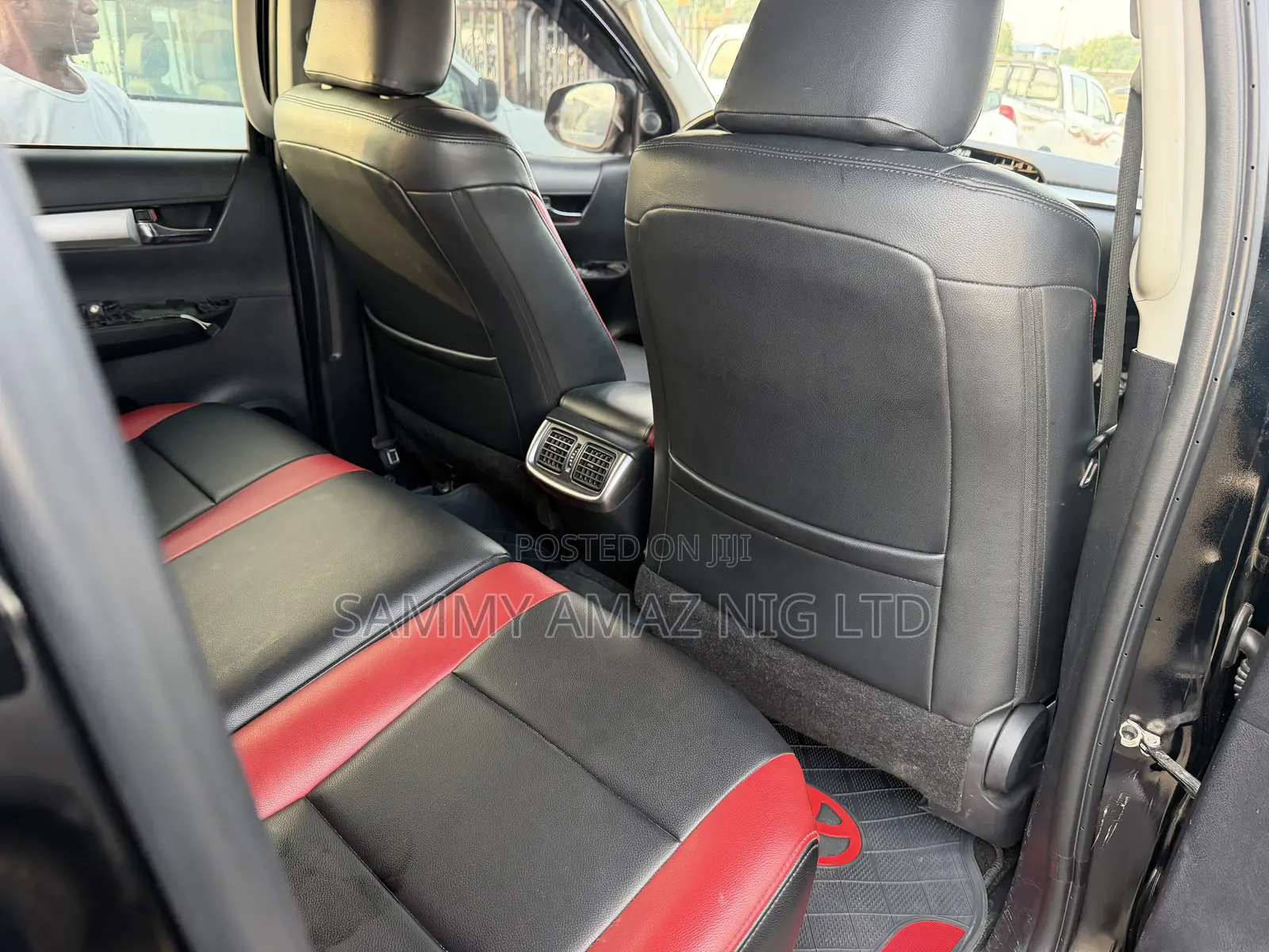 Toyota Hilux 2022 Black