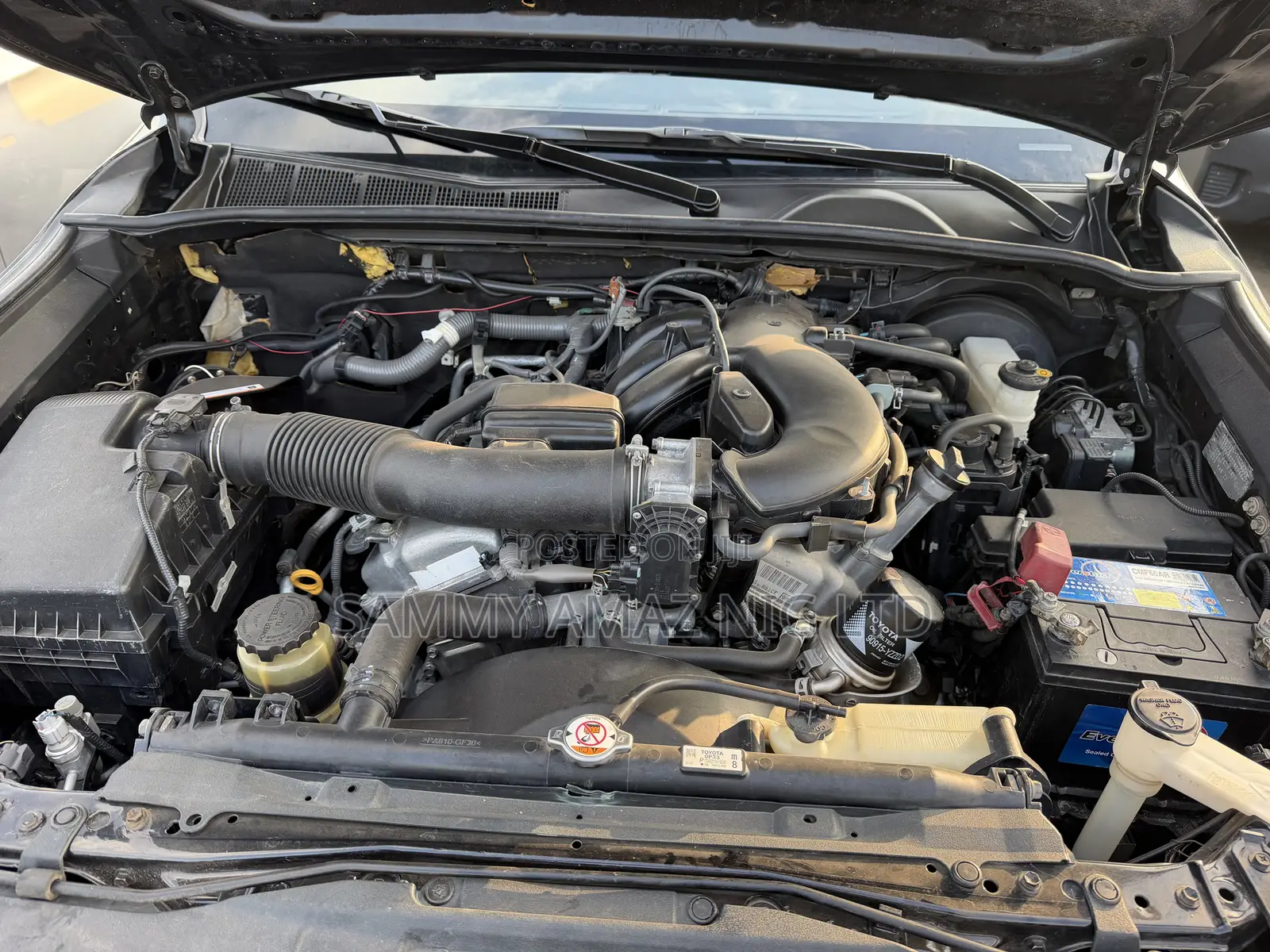Toyota Hilux 2022 Black