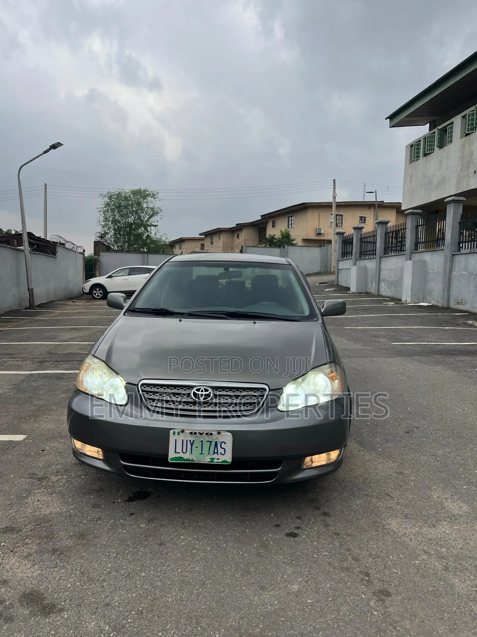 Toyota Corolla LE 2005 Gray