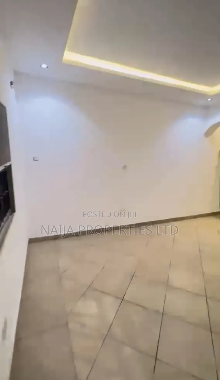 Mini Flat in Ikota Villa Estate for rent