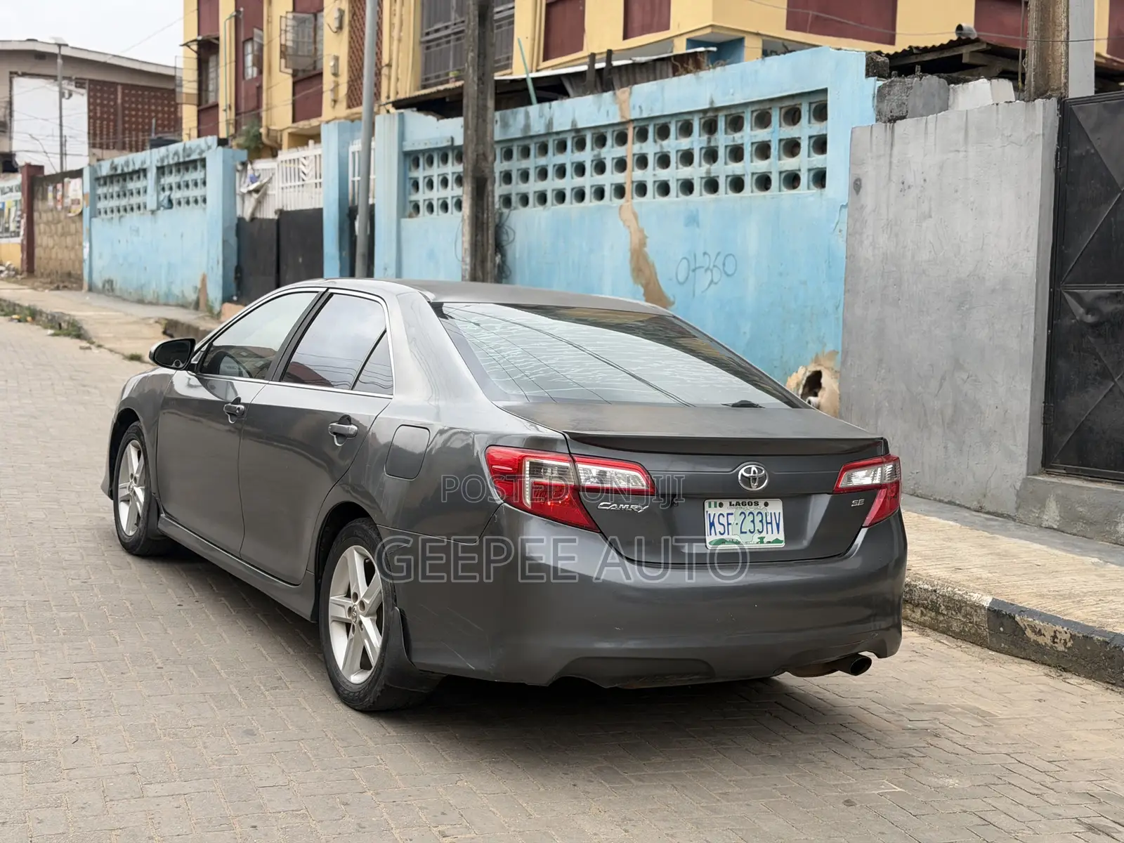 Toyota Camry SE 4dr Sedan (2.5L 4cyl 6A) 2013 Gray