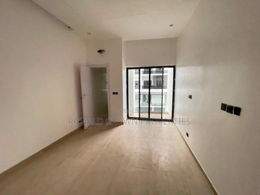 3bdrm Apartment in Ikeja GRA for sale