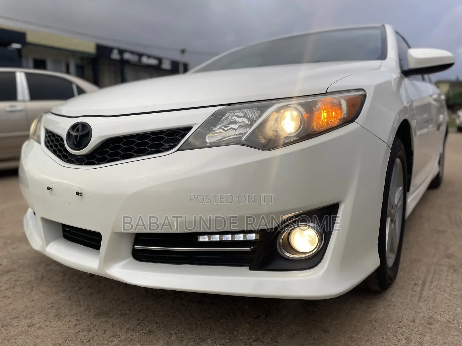 Toyota Camry SE 4dr Sedan (2.5L 4cyl 6A) 2013 White