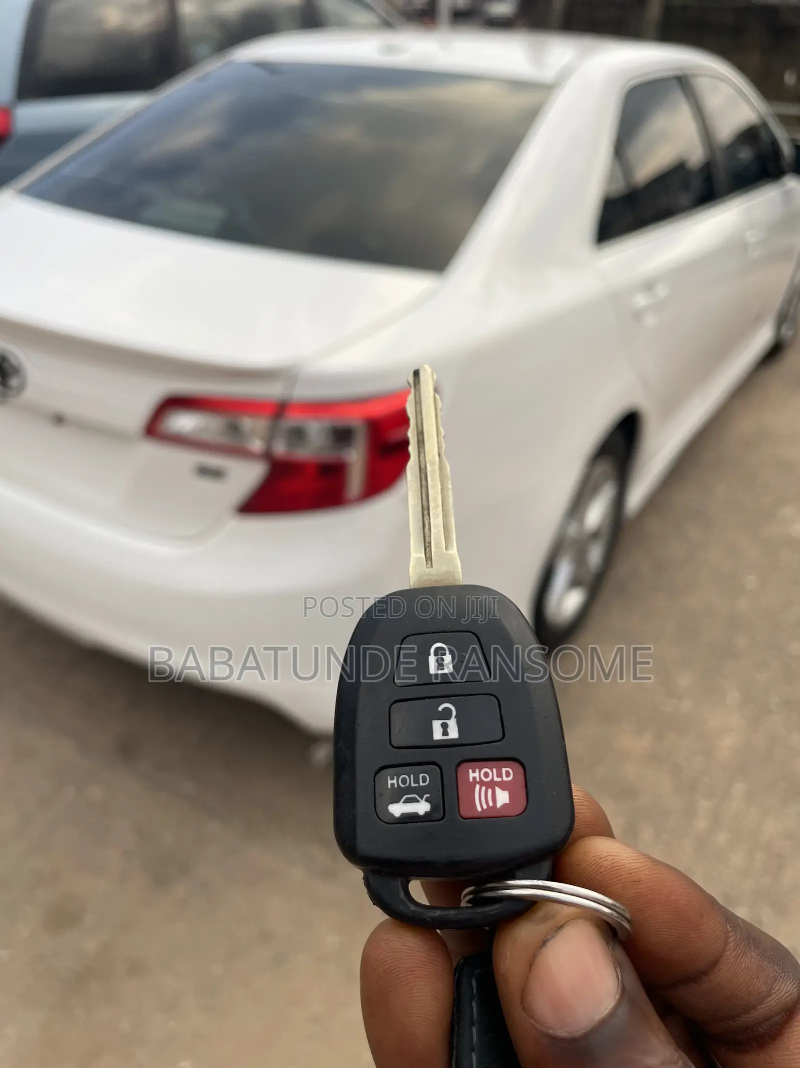Toyota Camry SE 4dr Sedan (2.5L 4cyl 6A) 2013 White
