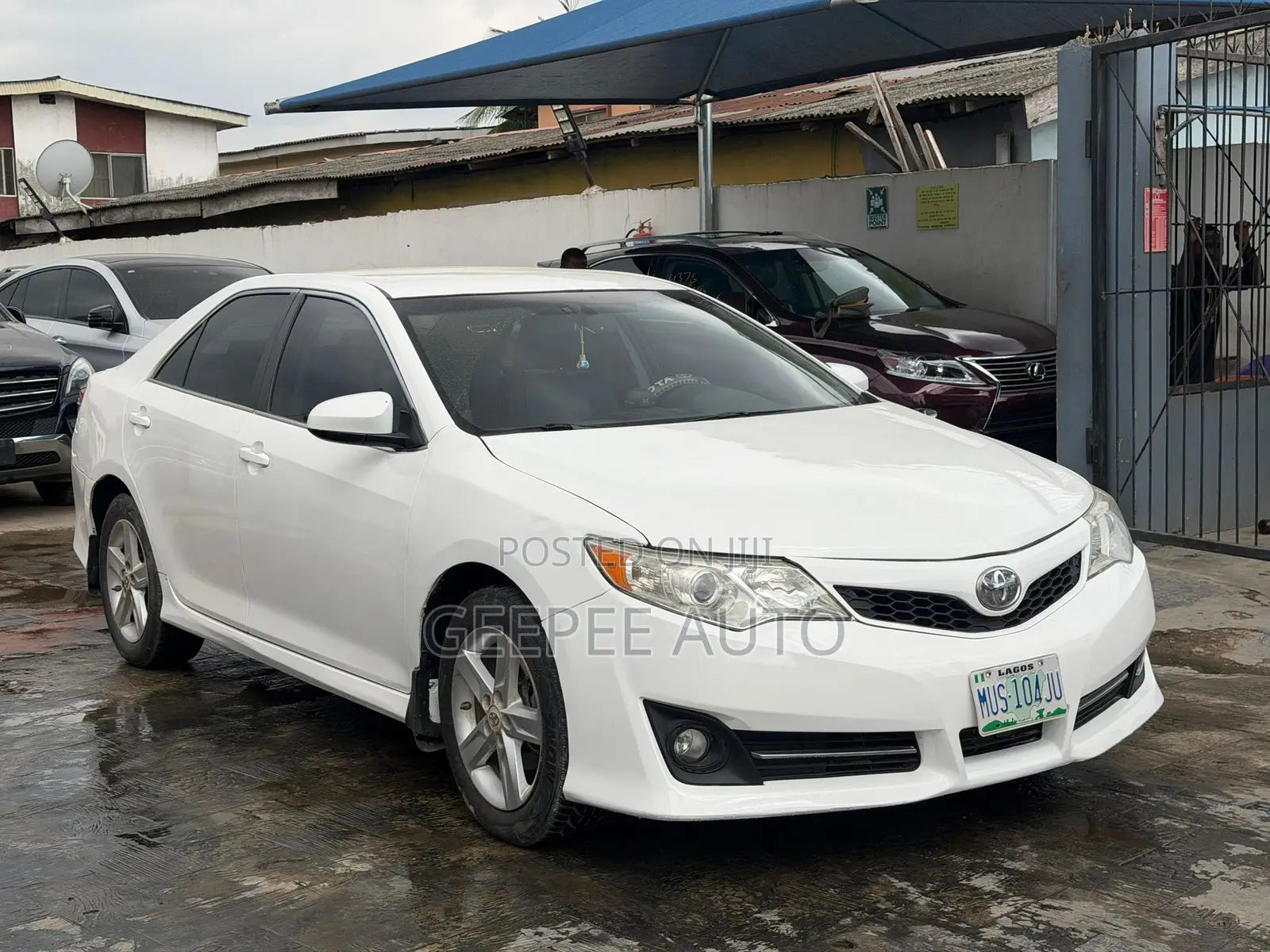 Toyota Camry SE 4dr Sedan (2.5L 4cyl 6A) 2012 Gray