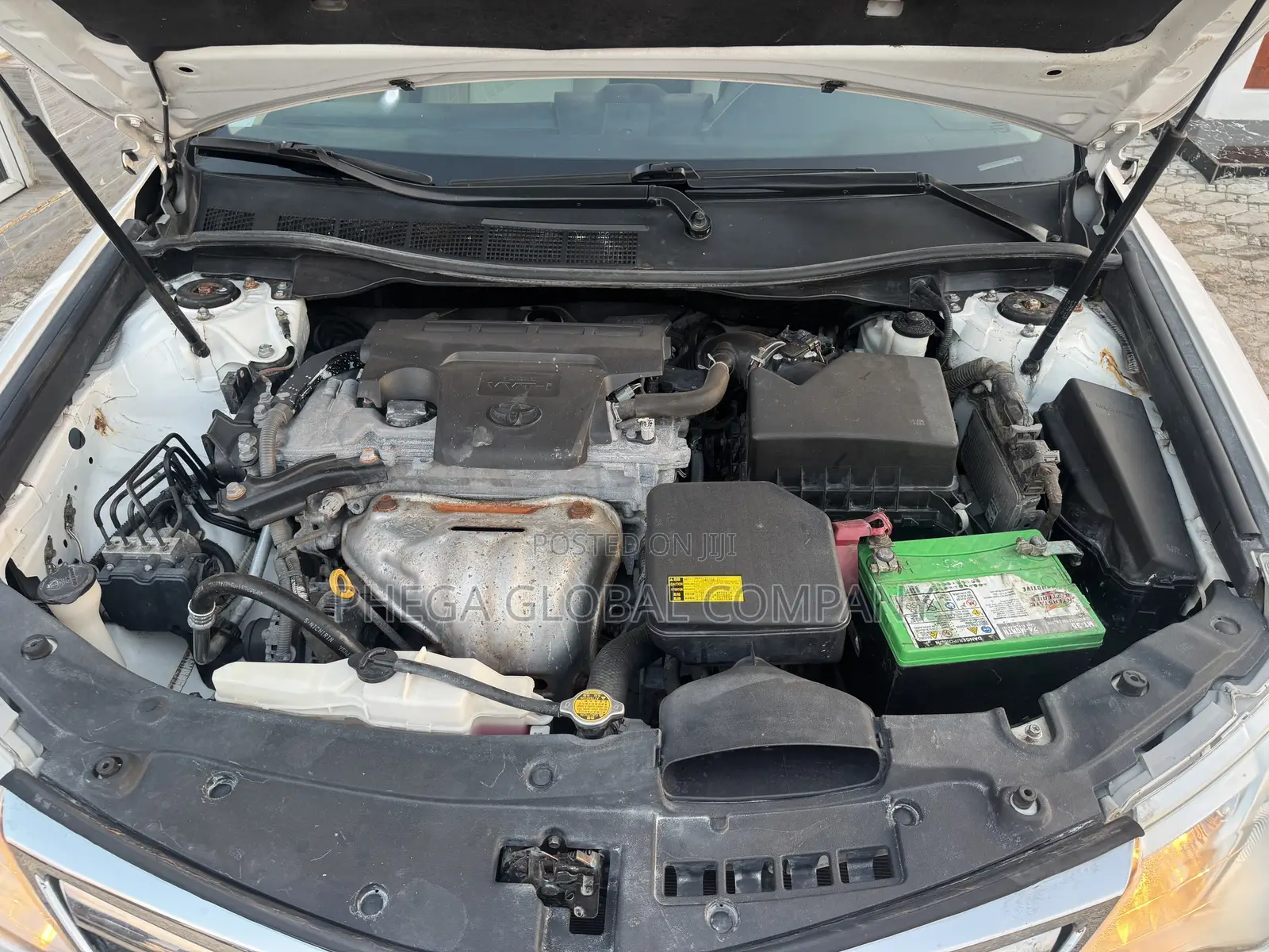 Toyota Camry XLE 4dr Sedan (2.5L 4cyl 6A) 2013 White